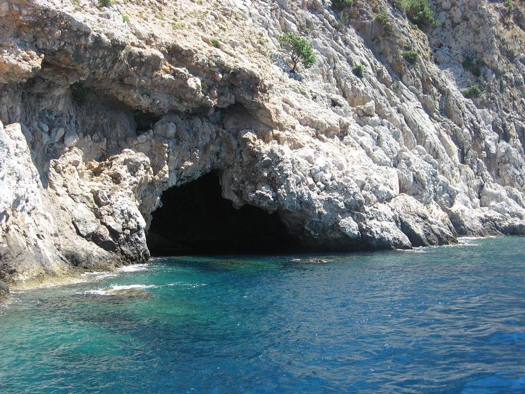 Korsanlar Mağarası (Kızlaryarığı)
