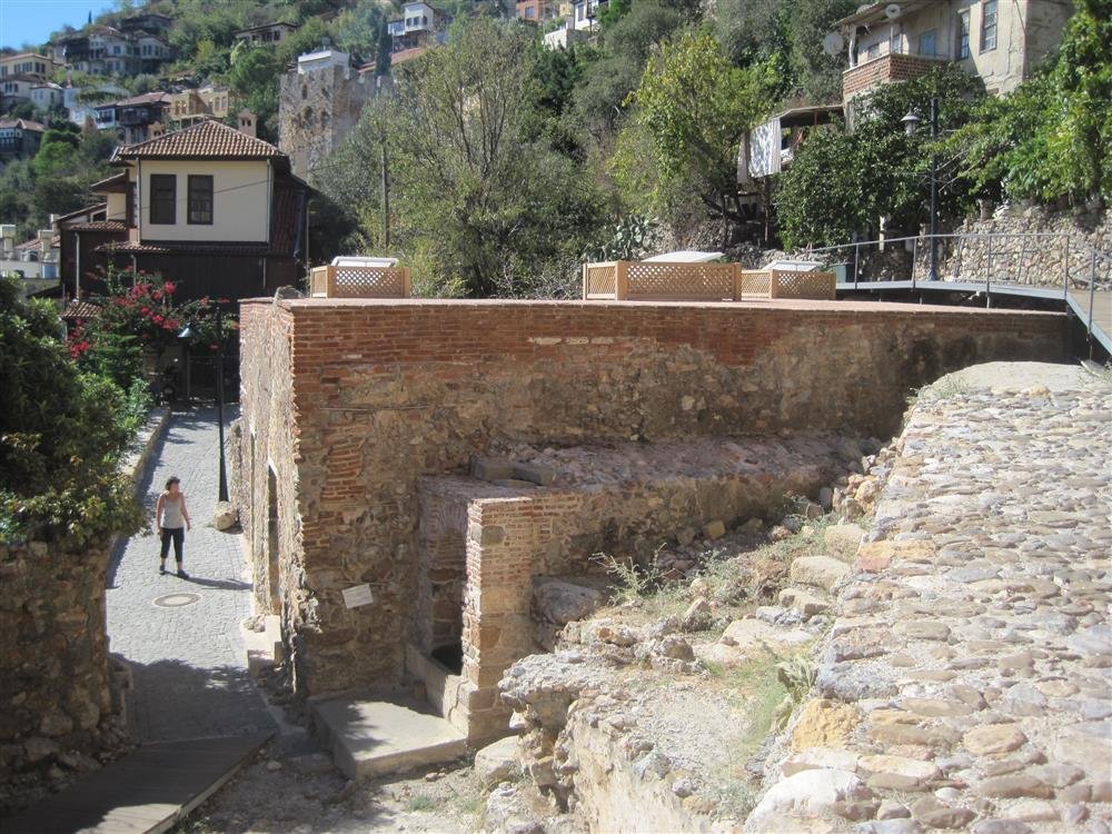 Girne Çeşmesi ve Kazı Alanı